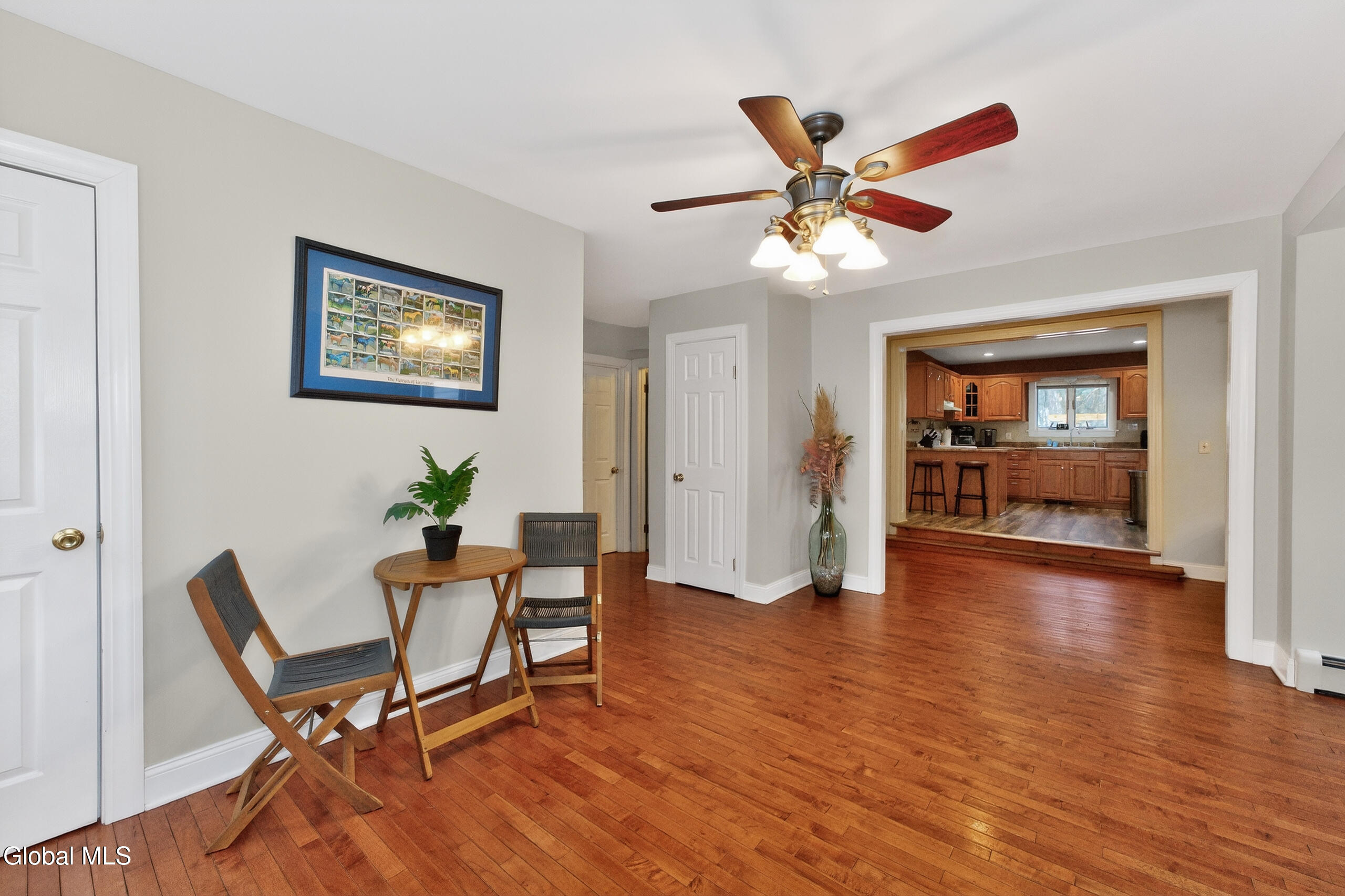 88 Jones Road Wilton, NY 12866 - Photo 5 of 39 1 Entryway 1