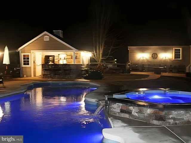 $650,000 | 27 Fox Farm Lane, Downingtown, PA 19335