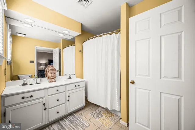 $650,000 | 27 Fox Farm Lane, Downingtown, PA 19335