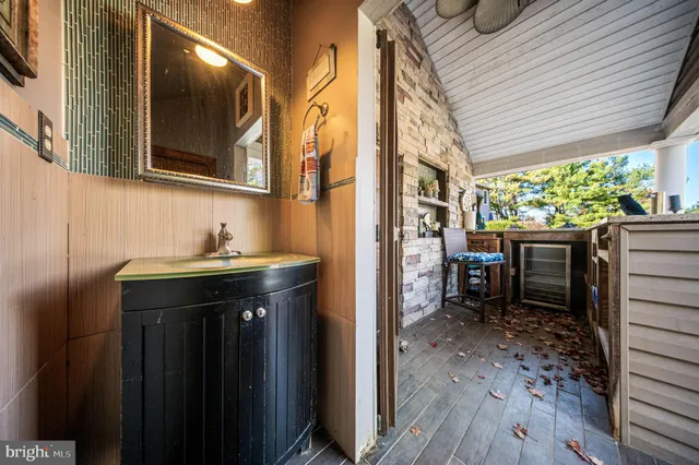 $650,000 | 27 Fox Farm Lane, Downingtown, PA 19335