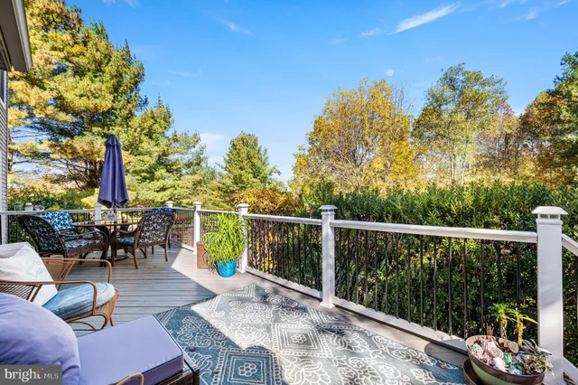 $650,000 | 27 Fox Farm Lane, Downingtown, PA 19335