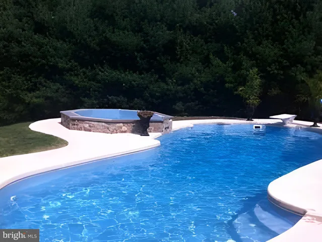 $650,000 | 27 Fox Farm Lane, Downingtown, PA 19335