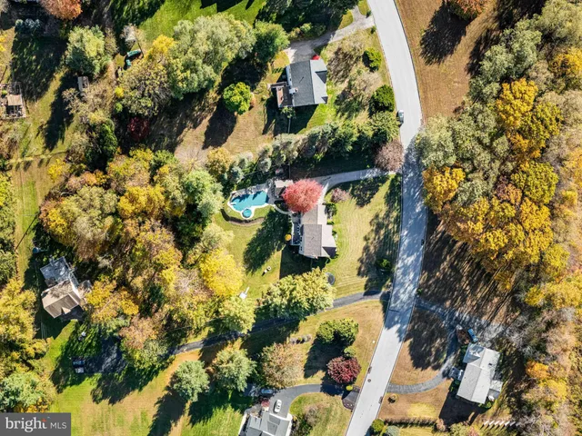 $650,000 | 27 Fox Farm Lane, Downingtown, PA 19335