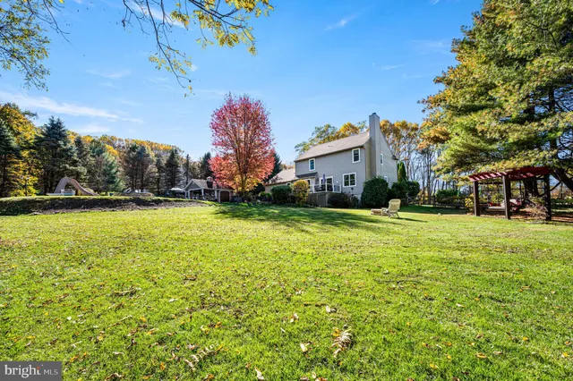 $650,000 | 27 Fox Farm Lane, Downingtown, PA 19335