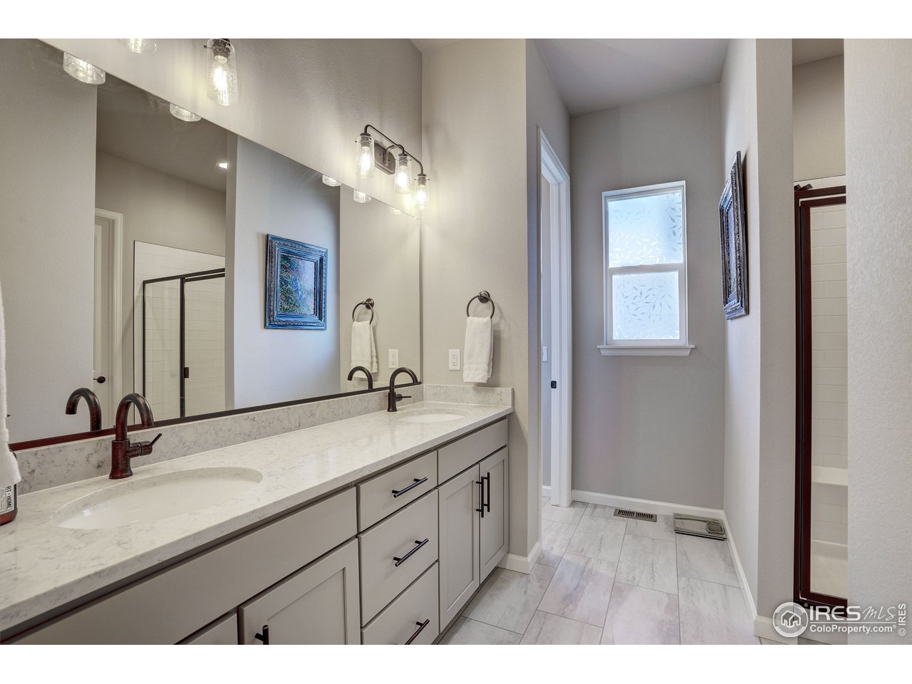 554 Buckskin Road Berthoud, CO 80513 - Photo 8 of 19 Master bath with Quartzite counter