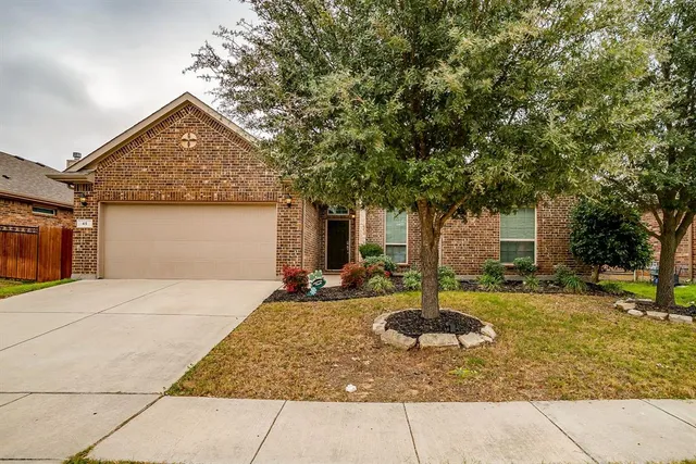 $2,450 | 45 Auburn Drive, Edgecliff Village, TX 76134