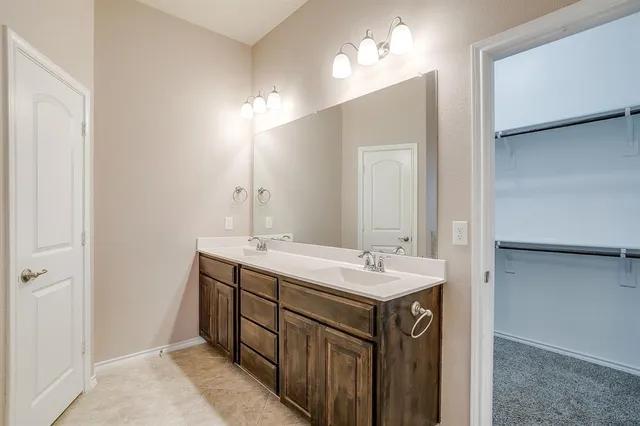 $2,450 | 45 Auburn Drive, Edgecliff Village, TX 76134