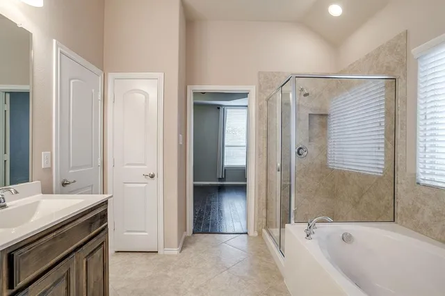 $2,450 | 45 Auburn Drive, Edgecliff Village, TX 76134