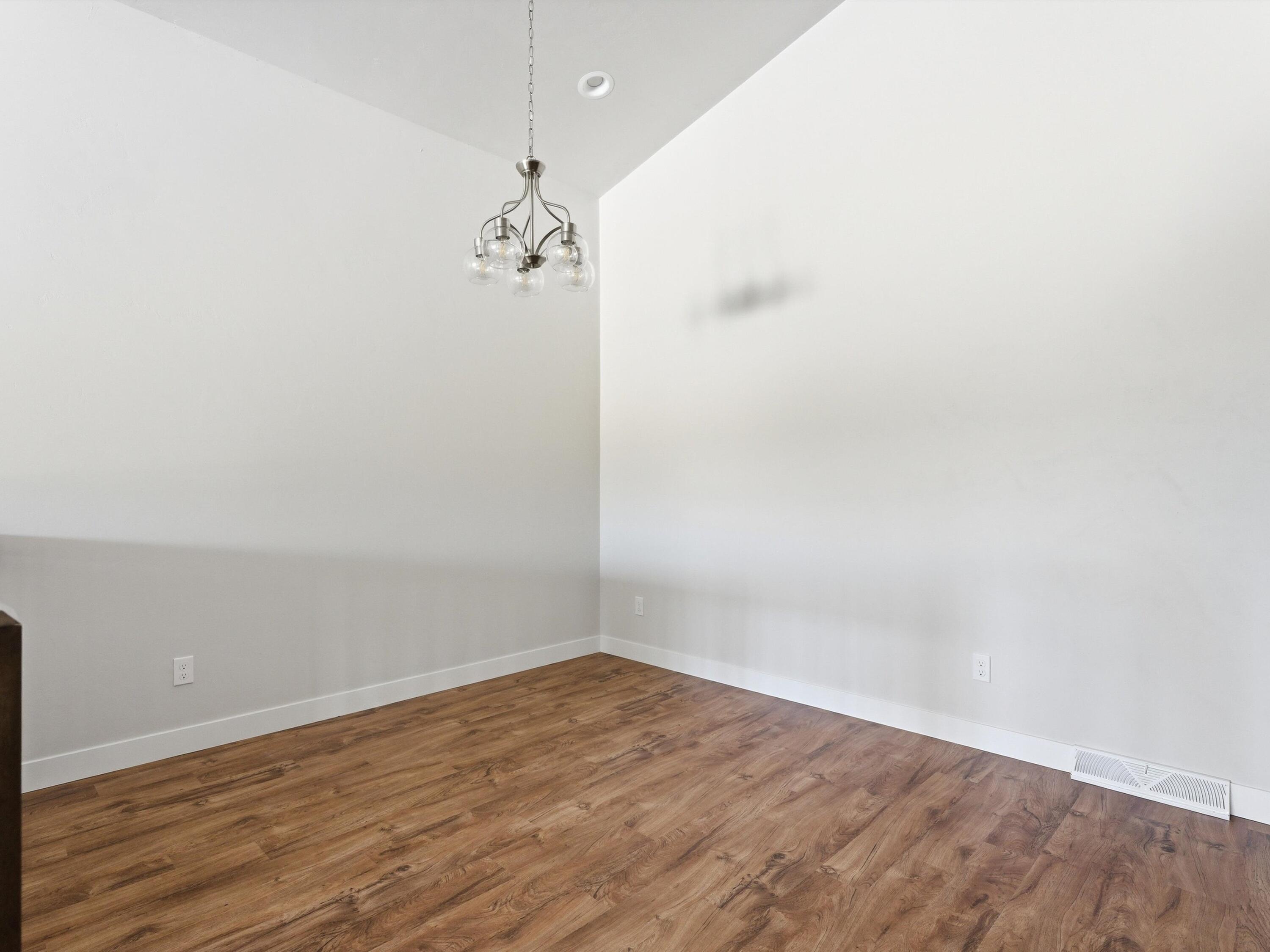 4403 Tannery Road Two Rivers, WI 54241 - Photo 7 of 27 Dining area