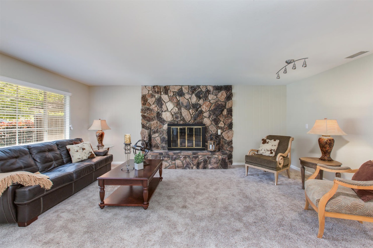 12870 Stone Canyon Road Poway, CA 92064 - Photo 4 of 25