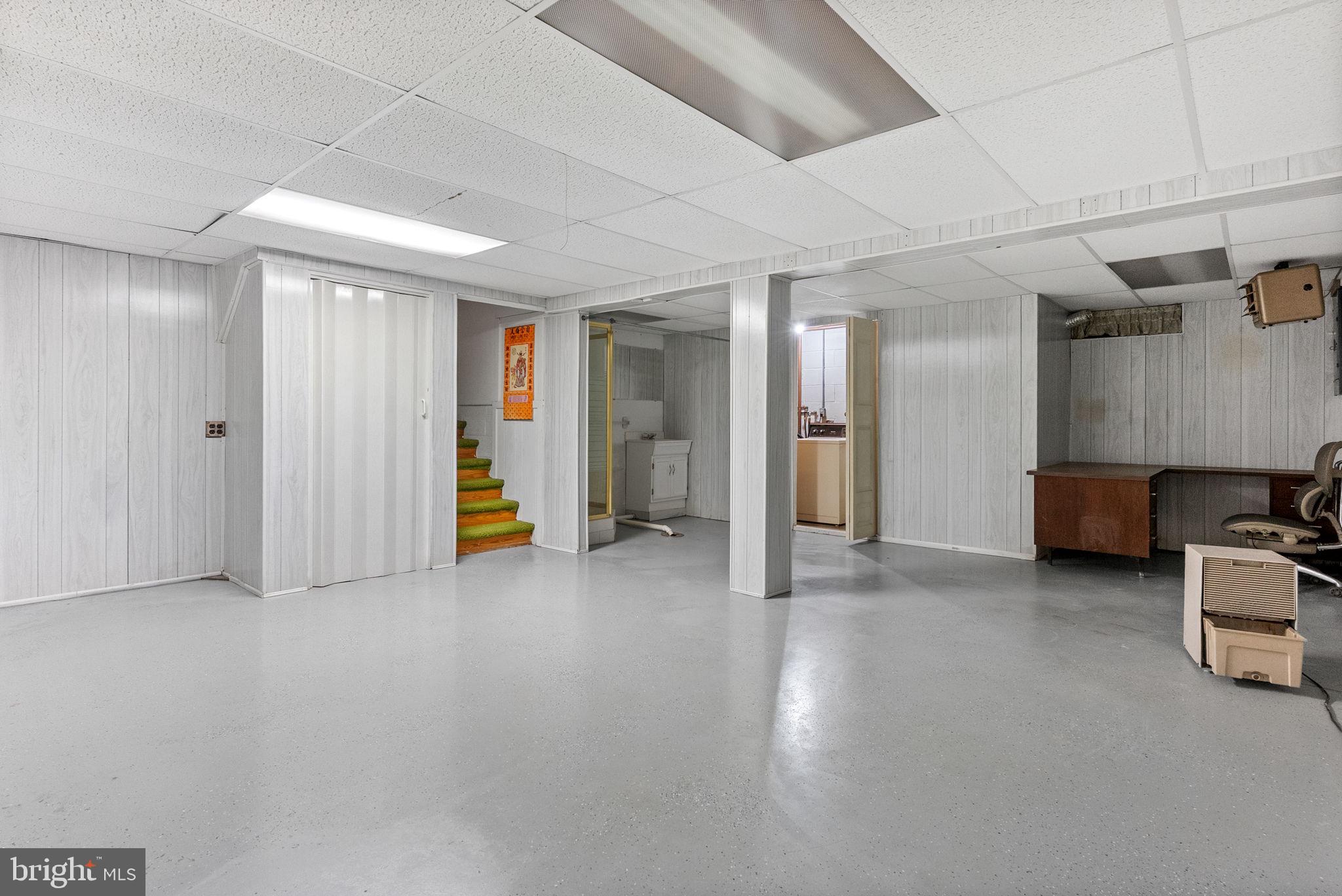 180 Delp Road Lancaster, PA 17601 - Photo 20 of 40 a view of empty room with wooden floor