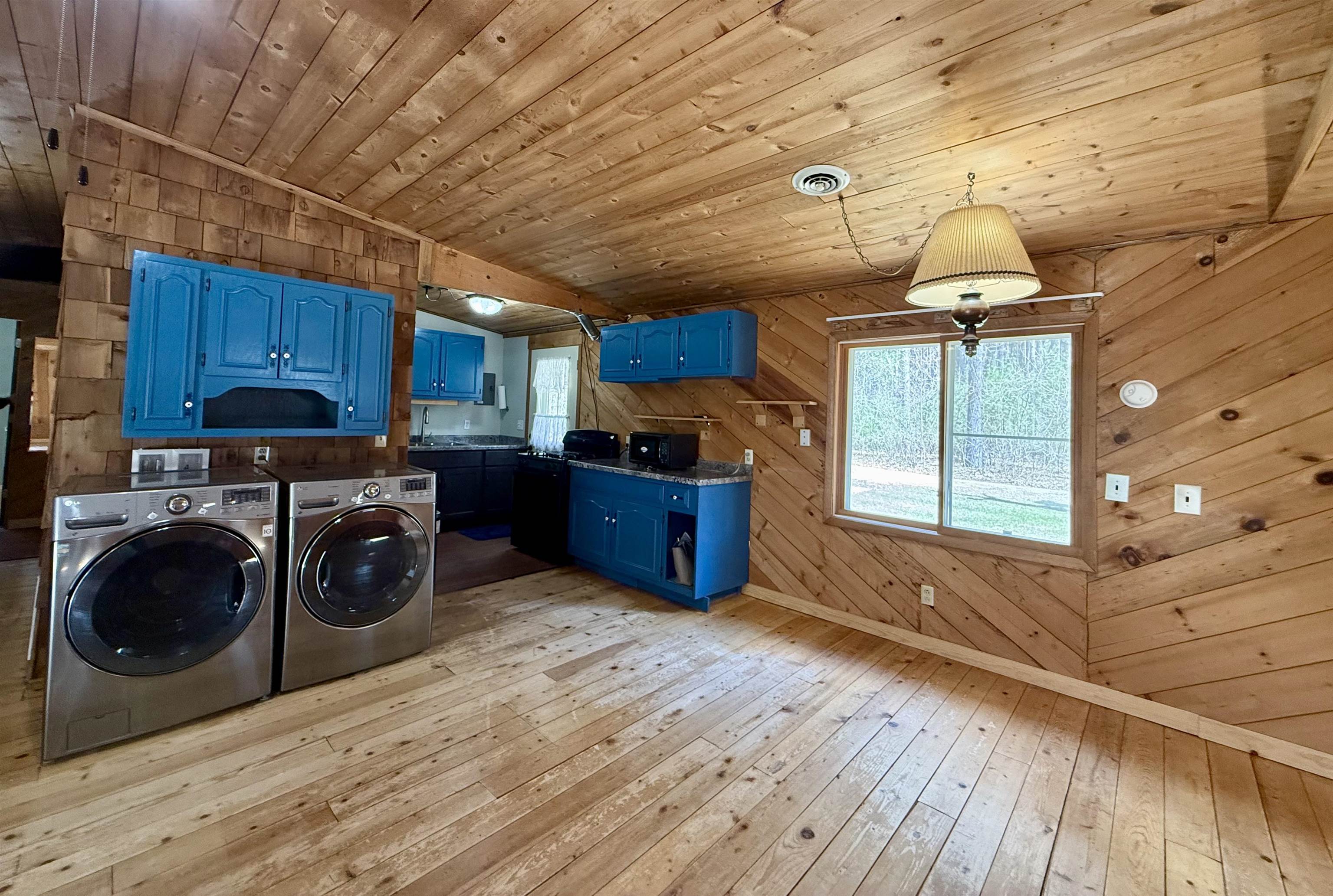 E2552 Porter Road Lone Rock, WI 53556 - Photo 14 of 26