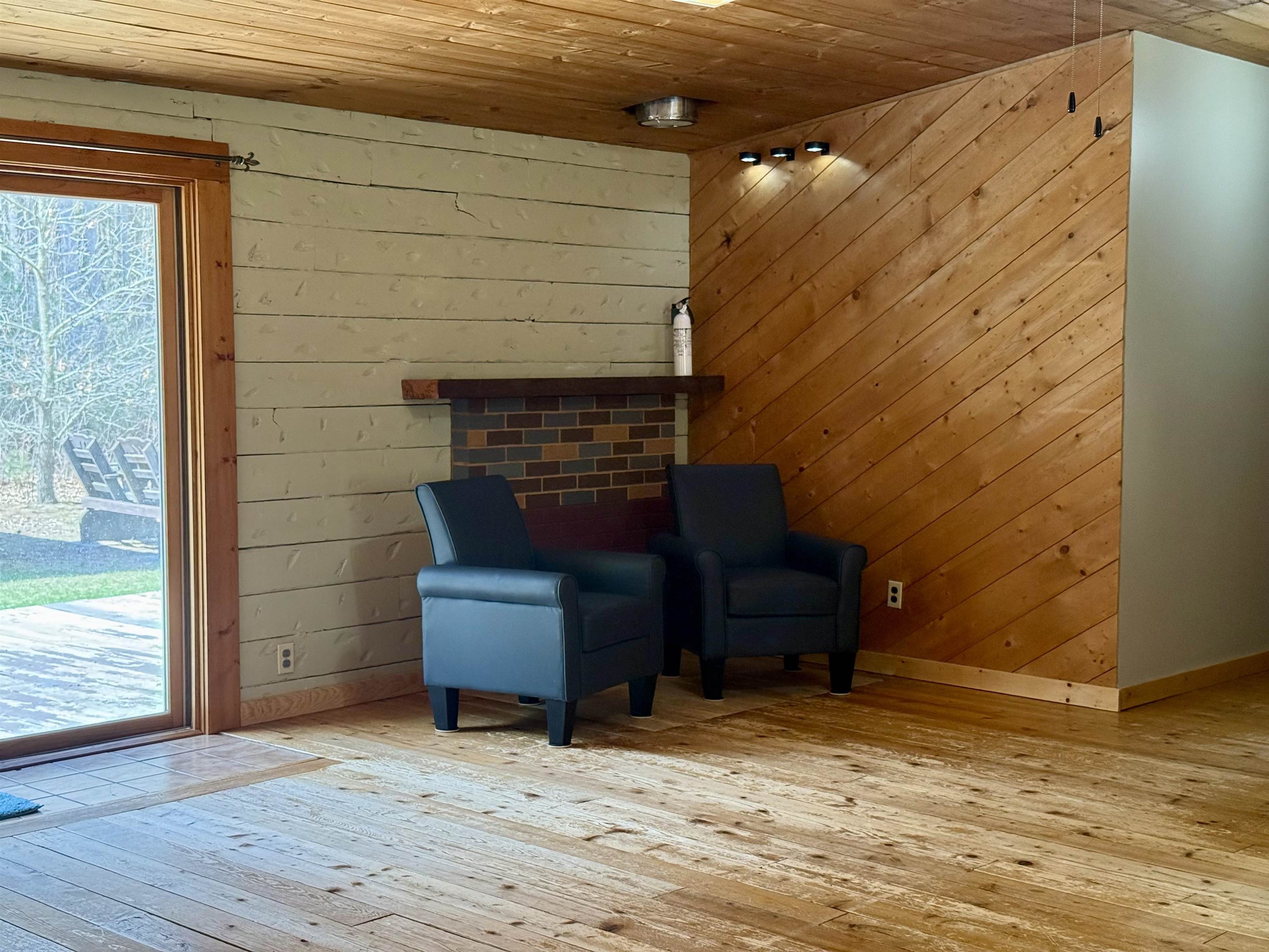 E2552 Porter Road Lone Rock, WI 53556 - Photo 16 of 26