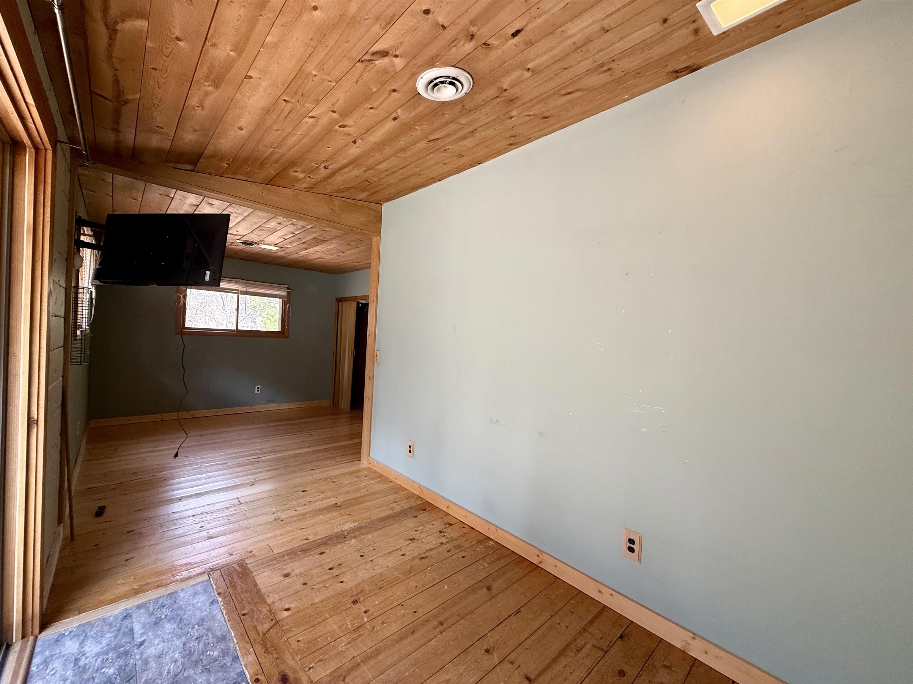 E2552 Porter Road Lone Rock, WI 53556 - Photo 7 of 26