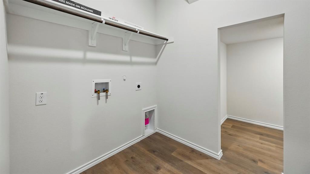 4607 Enclave Drive Sanger, TX 76266 - Photo 27 of 34 a view of small space with closet