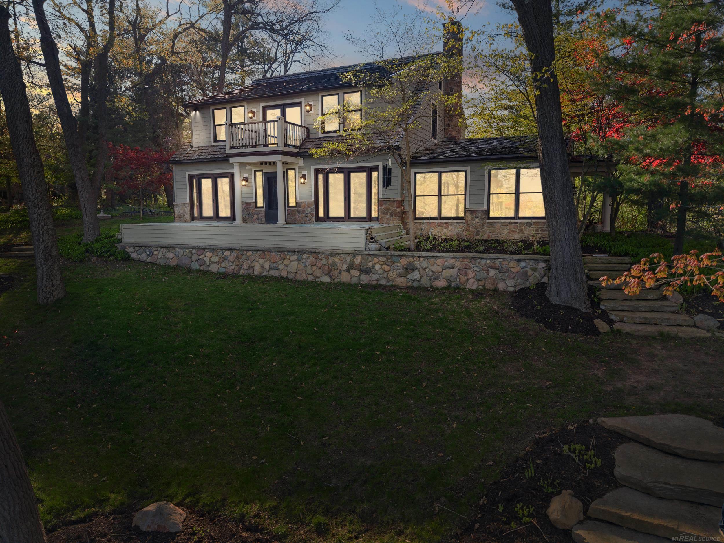 1071 Nakomis Road Lake Orion, MI 48362 - Photo 2 of 71