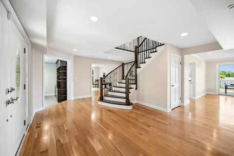 $1,650,000 | 2036 Valley Lo Lane, Glenview, IL 60025