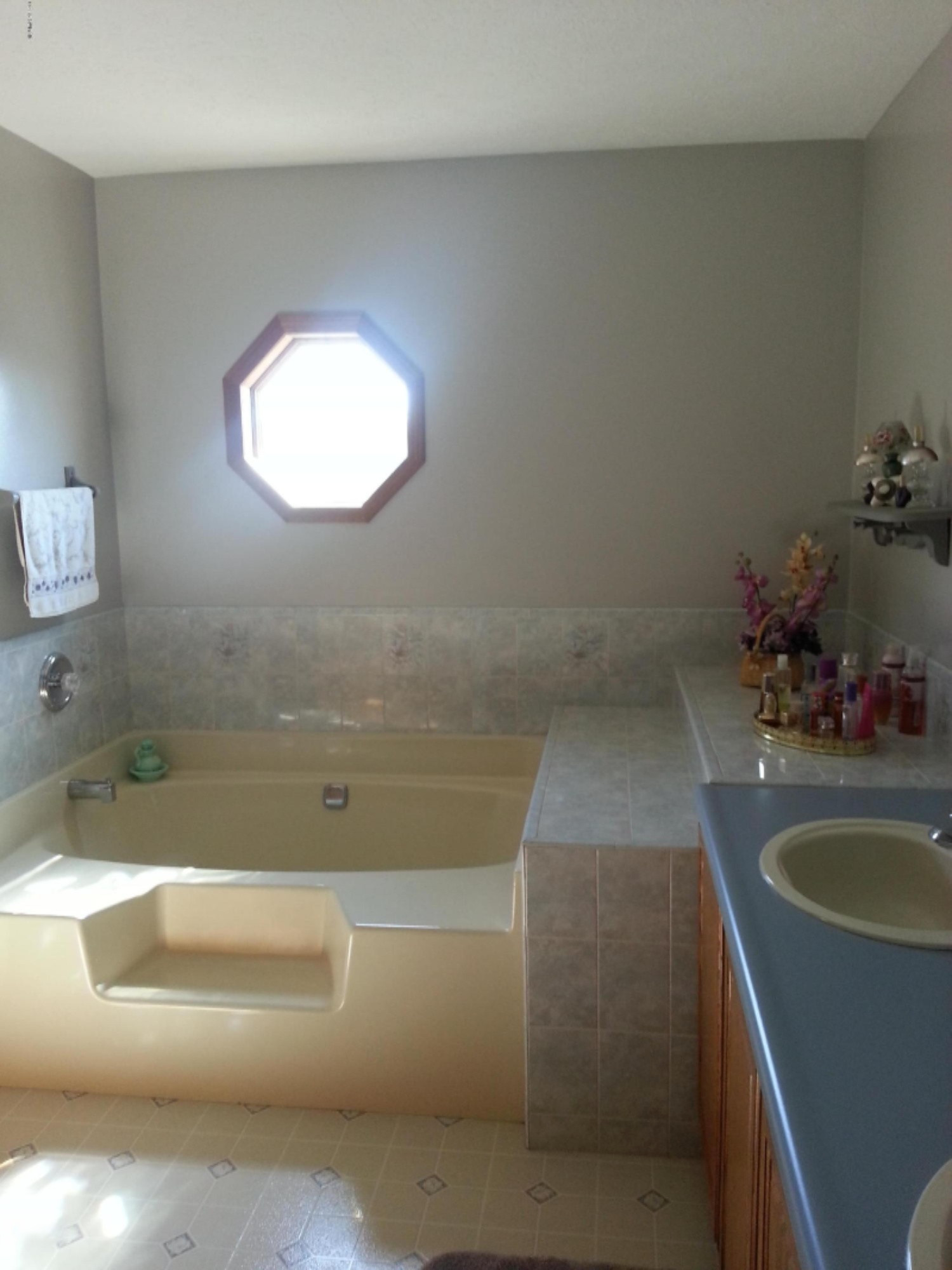2533 Genesee Road Jonesville, MI 49250 - Photo 14 of 23 smith14.jpg