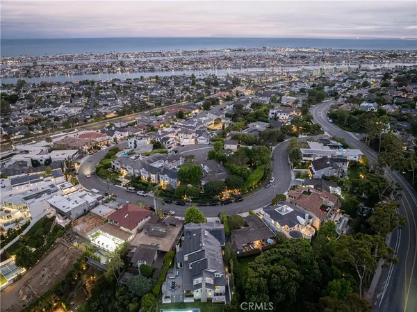 $5,600,000 | 212 Kings Place, Newport Beach, CA 92663