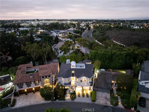 $5,600,000 | 212 Kings Place, Newport Beach, CA 92663