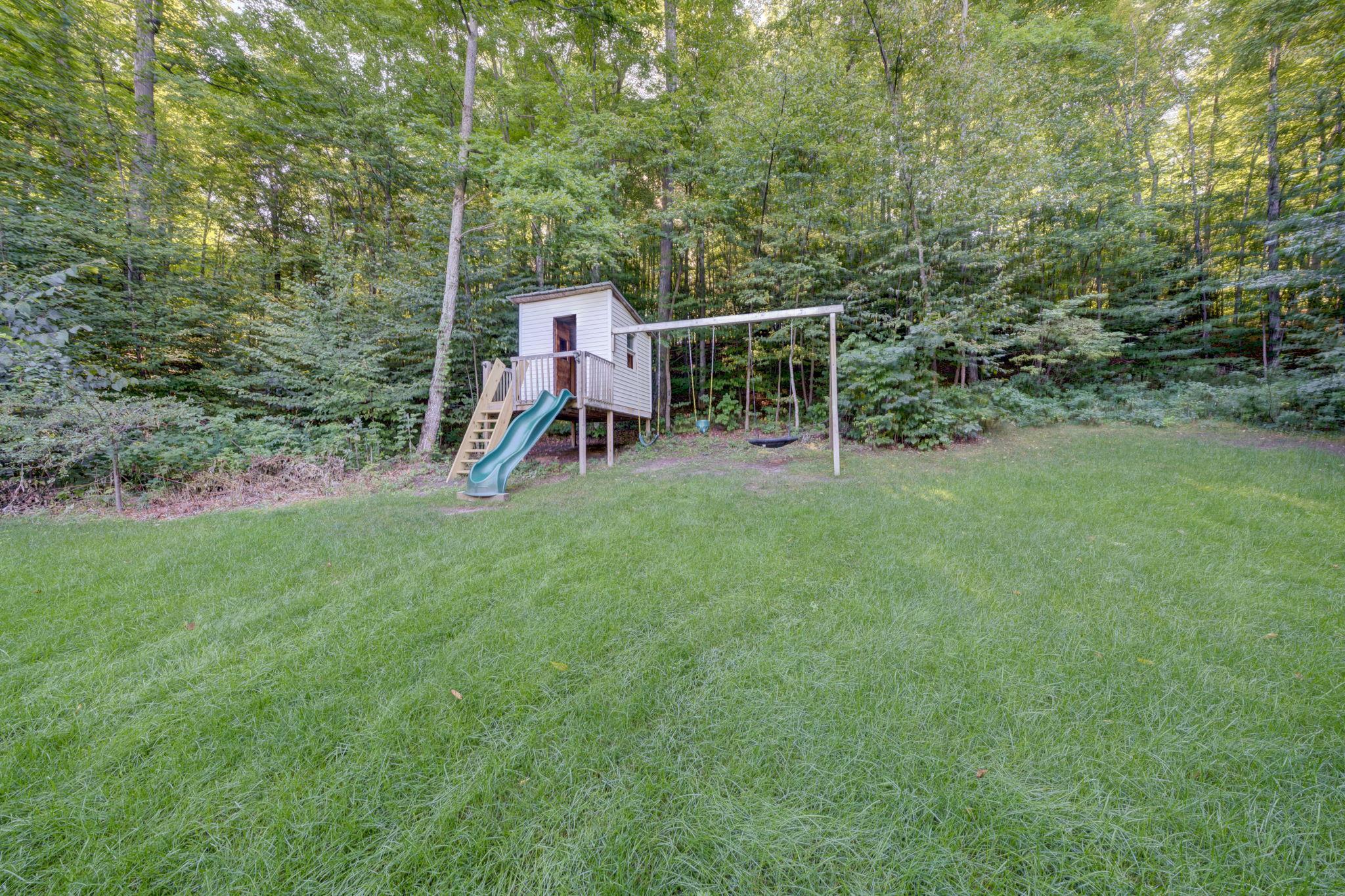 359 West Valley Road Maple City, MI 49664 - Photo 41 of 47 Gallery Image 41