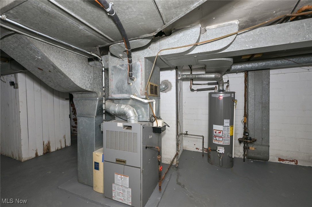 3938 Lansdale Road Cleveland, OH 44118 - Photo 32 of 34 Utilities with gas water heater