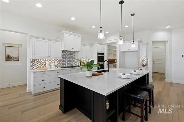 $979,900 | 9953 South Peregrine Falcon Avenue, Nampa, ID 83686