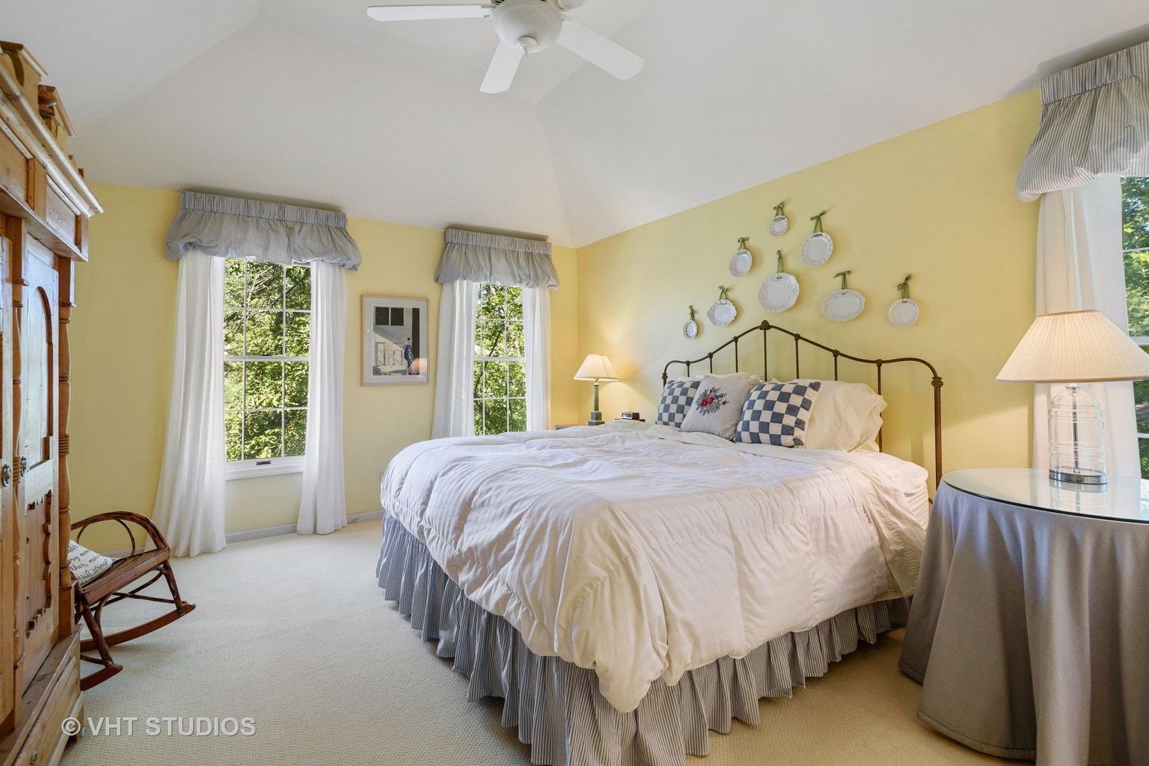 811 Becker Road Glenview, IL 60025 - Photo 11 of 33 a bedroom with a bed lamp and a large window