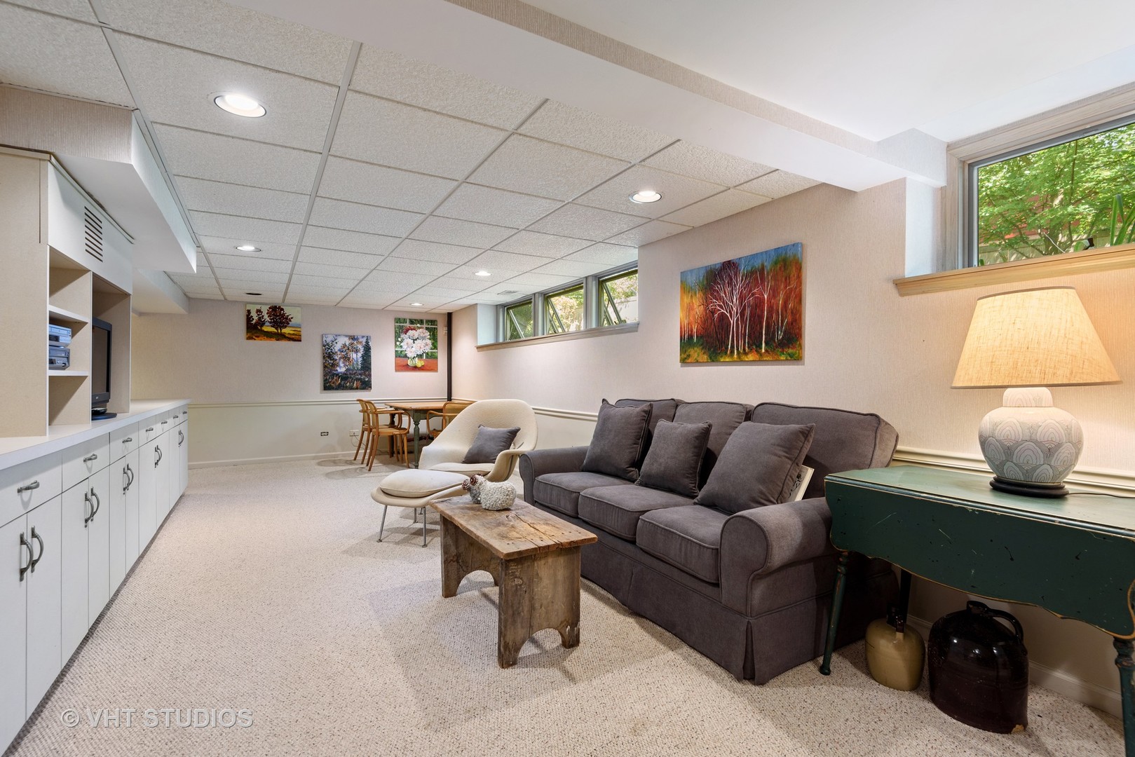 811 Becker Road Glenview, IL 60025 - Photo 20 of 33 a living room with furniture and a flat screen tv