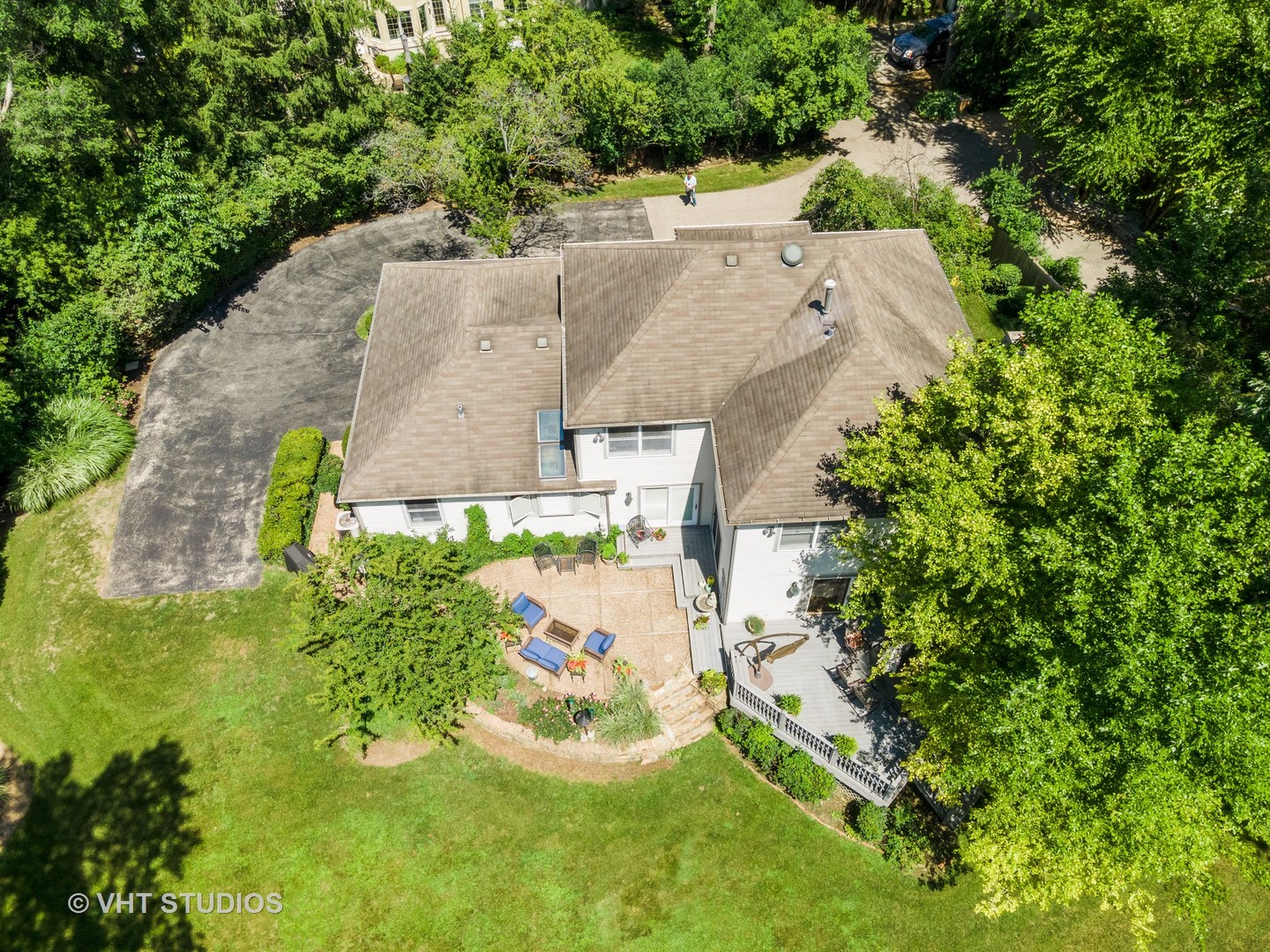 811 Becker Road Glenview, IL 60025 - Photo 29 of 33 an aerial view of a house with a yard
