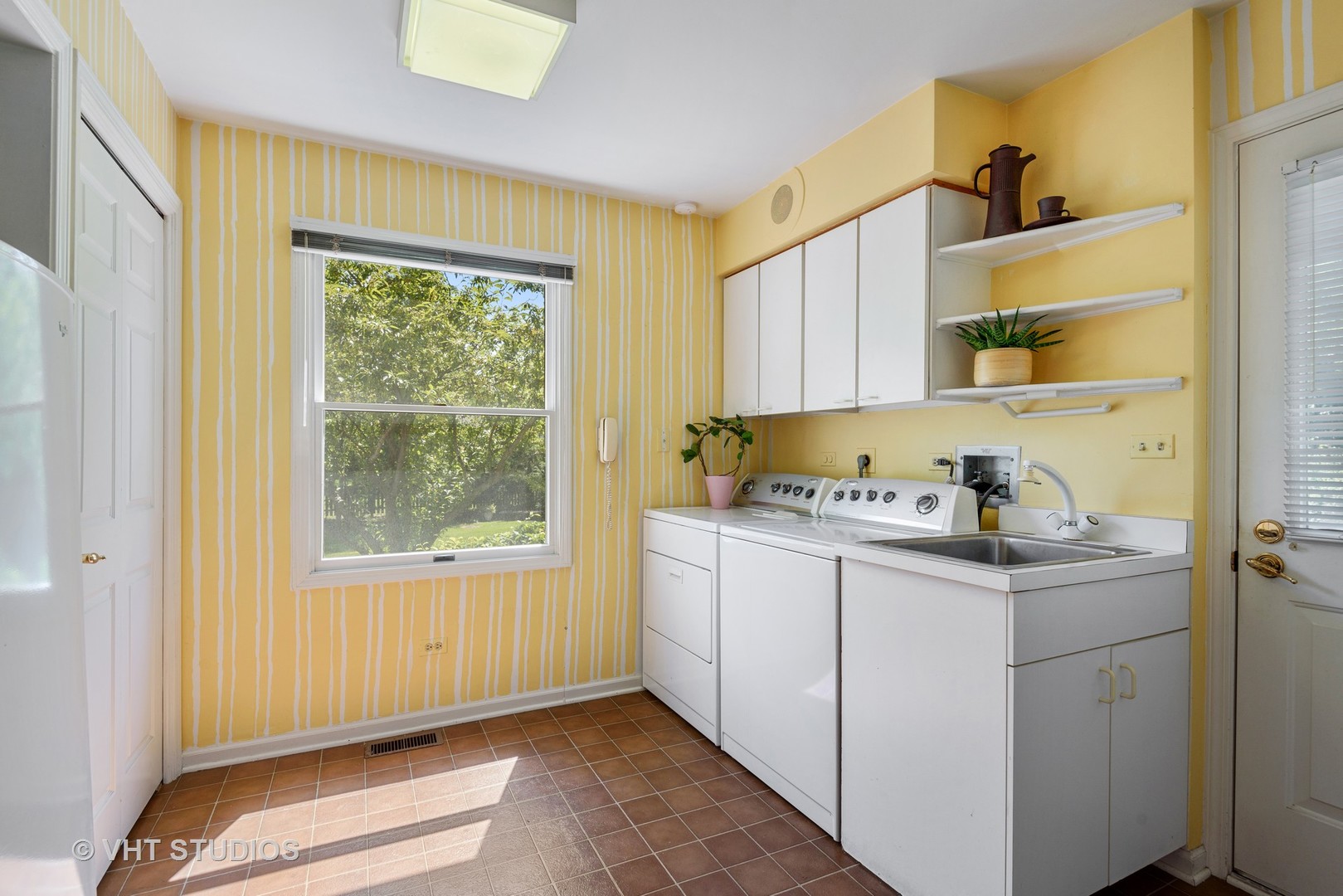 811 Becker Road Glenview, IL 60025 - Photo 10 of 33 a room with storage and utility