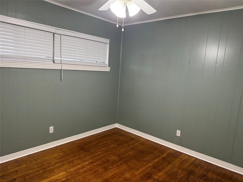 1406 Country Club Road Ennis, TX 75119 - Photo 8 of 26