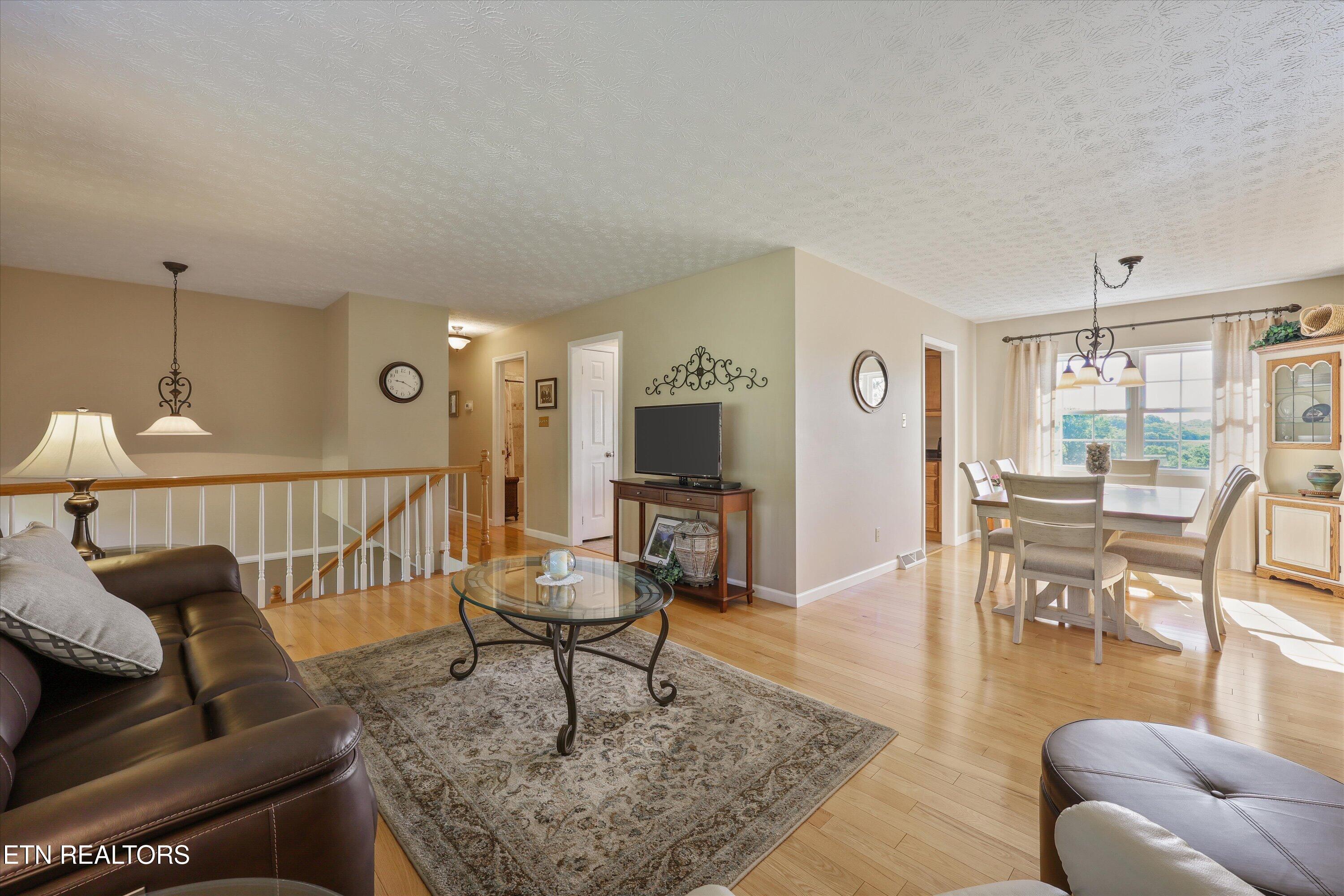10404 Cobb Lane Mascot, TN 37806 - Photo 6 of 45 08-10404 Cobb Ln 09