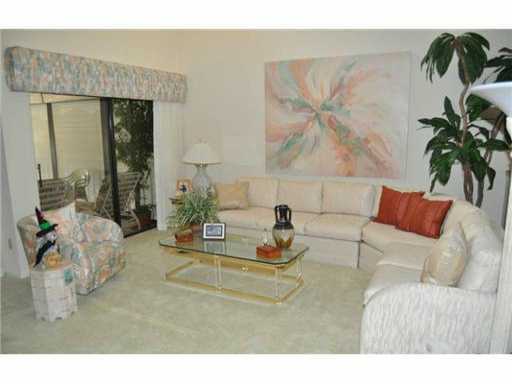 3910 Back Bay Drive, Unit 235 Jupiter, FL 33477 - Photo 4 of 51 Living Room