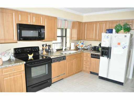 3910 Back Bay Drive, Unit 235 Jupiter, FL 33477 - Photo 10 of 51 Kitchen