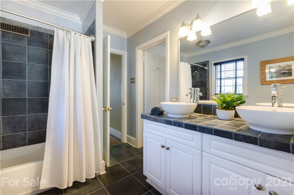 2011 South Wendover Road Charlotte, NC 28211 - Photo 27 of 46