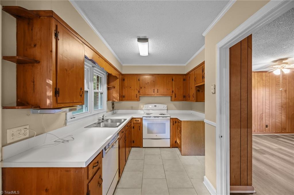 615 Paris Street Graham, NC 27253 - Photo 11 of 33