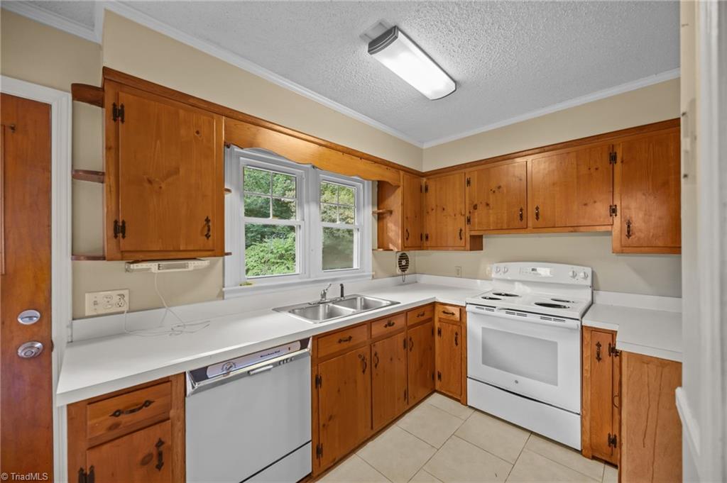 615 Paris Street Graham, NC 27253 - Photo 12 of 33