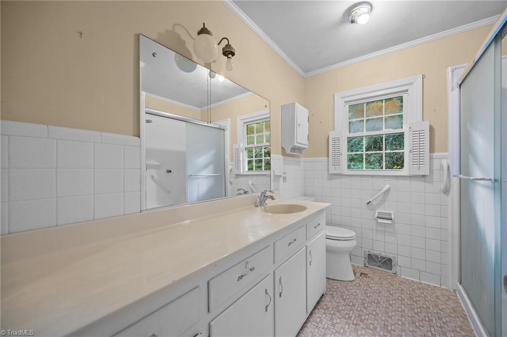 615 Paris Street Graham, NC 27253 - Photo 15 of 33