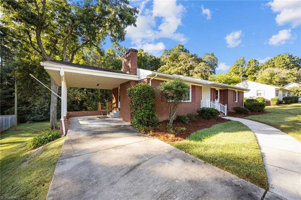 615 Paris Street Graham, NC 27253 - Photo 3 of 33