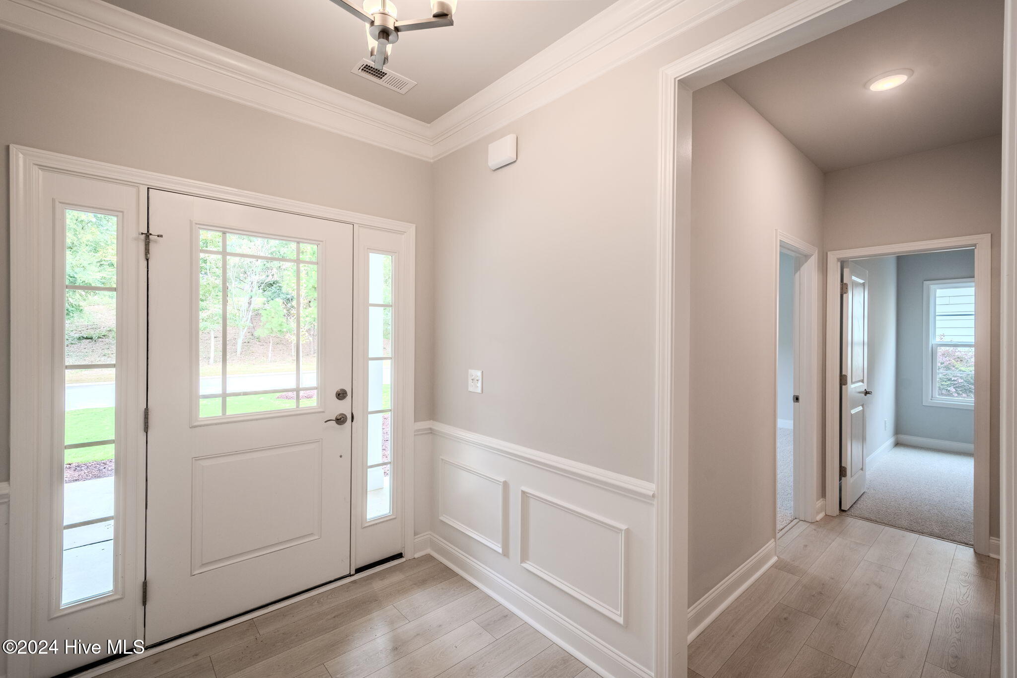 131 Firethorn Circle Wallace, NC 28466 - Photo 4 of 55 Foyer