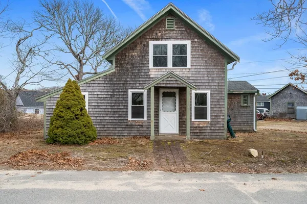 $349,900 | 3 Short Neck Road, Wareham, MA 02532