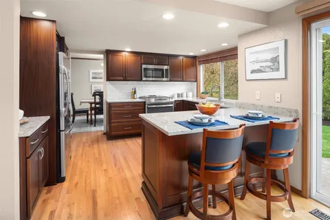 $1,570,000 | 15617 Northeast 113th Court, Redmond, WA 98052