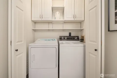 $1,570,000 | 15617 Northeast 113th Court, Redmond, WA 98052