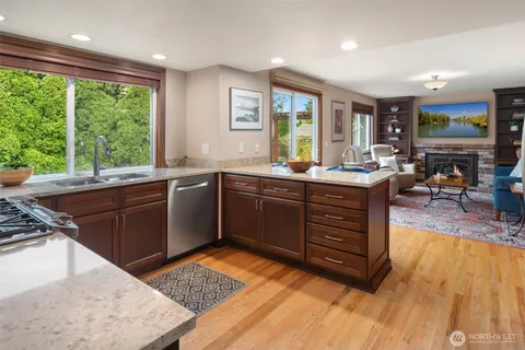 $1,570,000 | 15617 Northeast 113th Court, Redmond, WA 98052