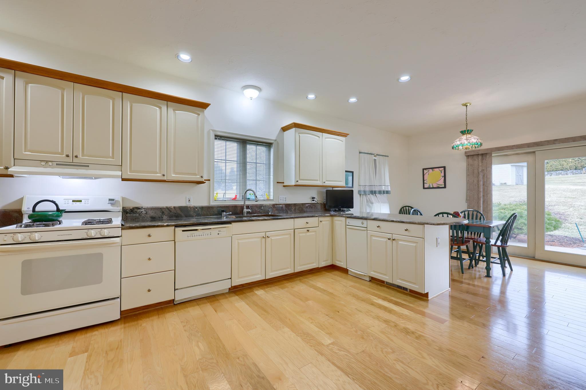 1650 Sorrel Ridge Road New Freedom, PA 17349 - Photo 4 of 32