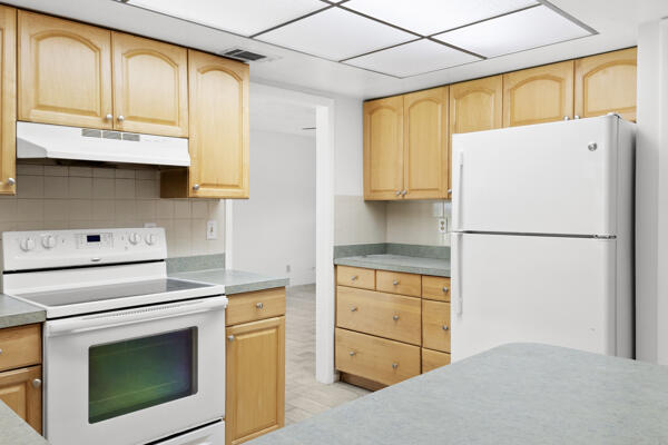 1830 Well Road Fort Pierce, FL 34945 - Photo 18 of 50 Kitchen 3