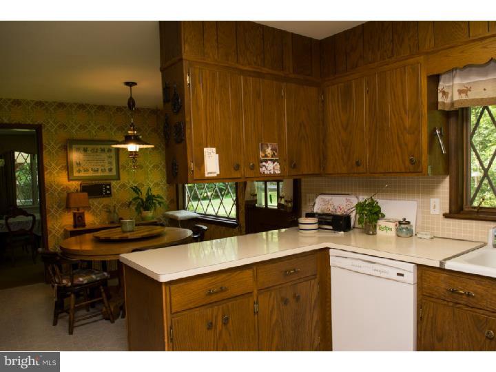 4060 Lilac Road Allentown, PA 18103 - Photo 12 of 25 Gallery Image 12