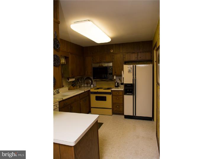 4060 Lilac Road Allentown, PA 18103 - Photo 13 of 25 Gallery Image 13