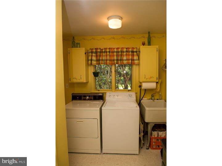 4060 Lilac Road Allentown, PA 18103 - Photo 17 of 25 Gallery Image 17